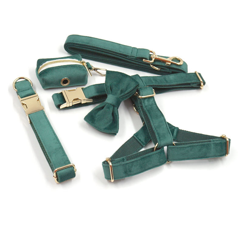 Emerald velvet harness gift set – harness, collar, leash, bow and bag holder